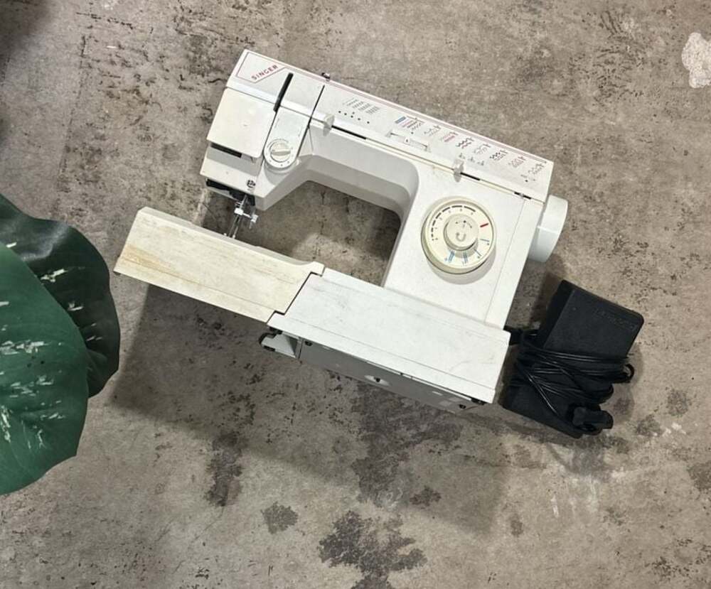 Singer 5818C Sewing Machine with Foot Pedal